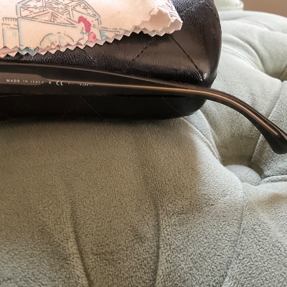 Chanel sunglasses - Picture 3 of 5